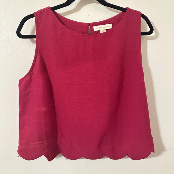 Monteau Scalloped Tank Top - Picture 1 of 5